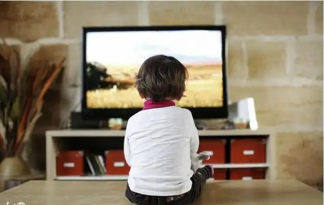 解析:儿童观看屏幕时间与认知受损和孤独症风险